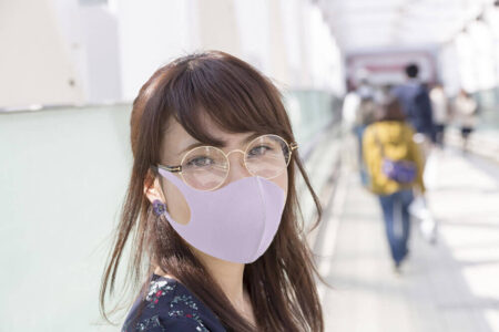 ひやマスクなら通販での購入！振るだけで冷や冷やになるマスクもあります。